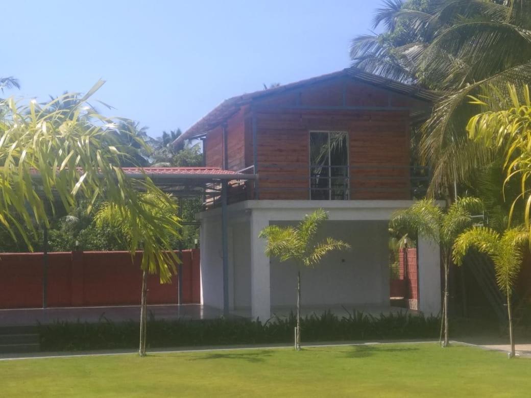 Meritas Seawind Beach Resort, Srīvardhan Exterior foto